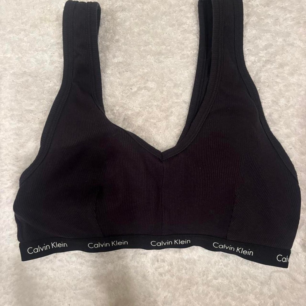 Medium Calvin Klein bra